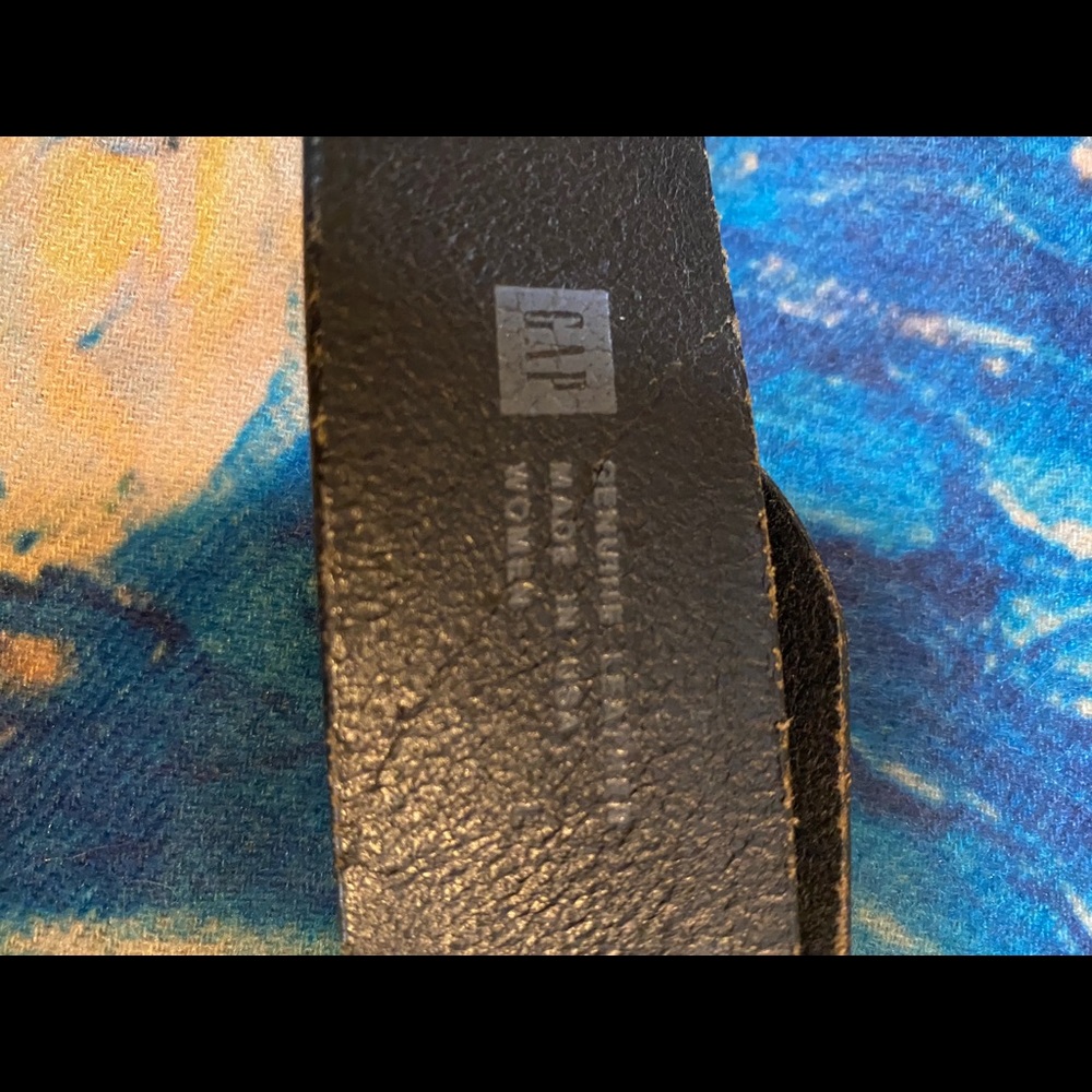 Gap slightly used ladies belt. Large.